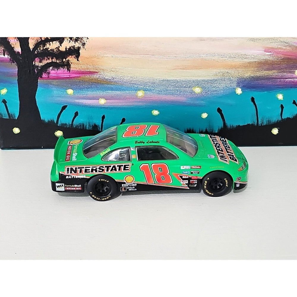Action Nascar #18 Interstate‎ Batteries Bobby Labonte 1:24 Diecast BANK & Figure
